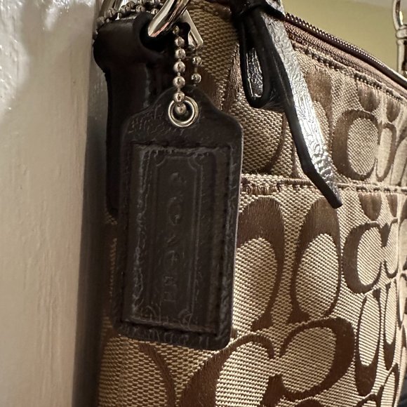 Coach Signature Stripe Convertible Shoulder Bag Barely Used - Picture 6 of 9